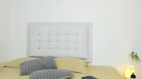 Sofia  online show from 11.28.25