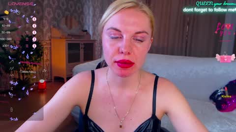 Lisa online show from 04.06.26