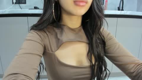 Mia online show from 10.03.25