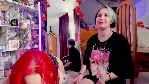 Snapshot of sova_energy chatting on 09.27.25 Leah online show from 09.27.25