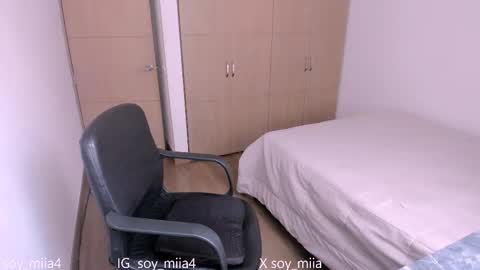 Snapshot of soy_miia chatting on 02.17.25 MIA online show from 02.17.25