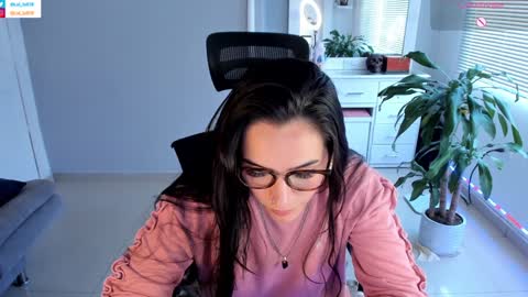 Luisa    online show from 01.12.25