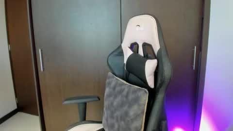Snapshot of soycinthya_r chatting on 06.27.26 CINTHYA online show from 06.27.26
