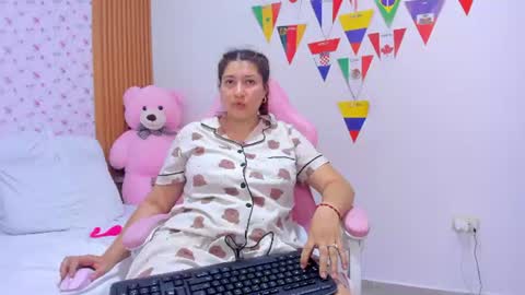Snapshot of soyqeen chatting on 07.13.26 SoyQueen online show from 07.13.26