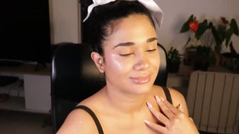 Snapshot of soytropicalfruit chatting on 10.15.25 You want to talk to me more personal follow me in My Channel VIP 50 the discount online show from 10.15.25