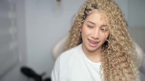 Snapshot of soytulu_ chatting on 02.09.25 brisa  s online show from 02.09.25