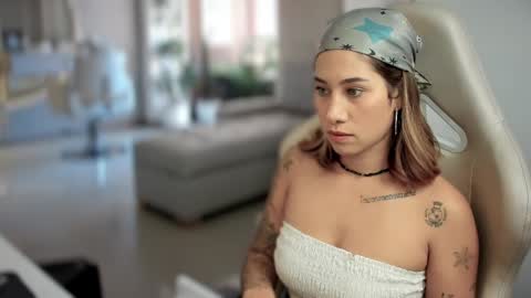 Snapshot of soytulu_ chatting on 02.17.25 brisa  s online show from 02.17.25