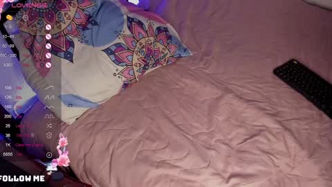 Snapshot of soyvane chatting on 12.16.24 VANESSA online show from 12.16.24