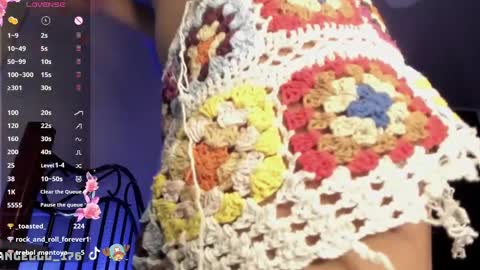 Snapshot of soyvane chatting on 12.22.24 VANESSA online show from 12.22.24