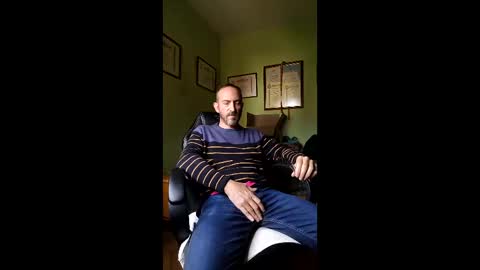 Snapshot of spanishharddick chatting on 04.29.26 Manu online show from 04.29.26