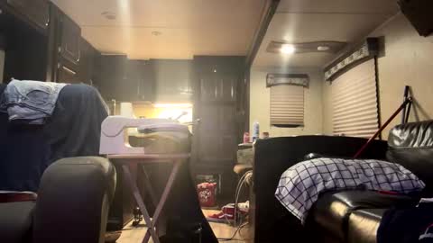 Snapshot of spankingthamonkey chatting on 11.10.25 spankingthamonkey online show from 11.10.25