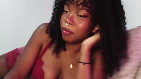 Snapshot of sparklingsoleil chatting on 11.13.25 Soleil online show from 11.13.25