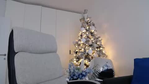 sparkly_eve online show from 12.22.25