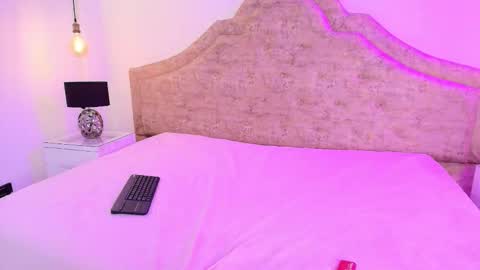 Snapshot of sphere_01 chatting on 11.10.25 sphere_01 online show from 11.10.25