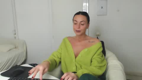 Carla online show from 01.21.25