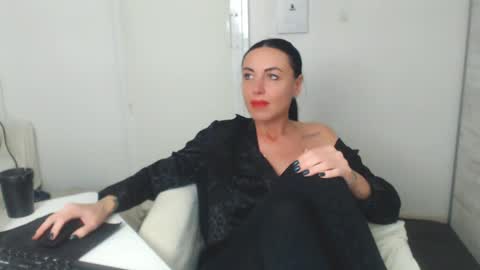 Carla online show from 02.14.25