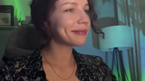 Snapshot of spicy___caramel chatting on 11.08.25 spicy___caramel online show from 11.08.25