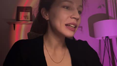 Snapshot of spicy___caramel chatting on 11.10.25 spicy___caramel online show from 11.10.25