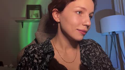 Snapshot of spicy___caramel chatting on 11.15.25 spicy___caramel online show from 11.15.25