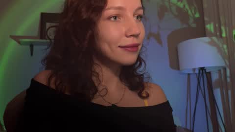 Snapshot of spicy___caramel chatting on 11.17.25 spicy___caramel online show from 11.17.25