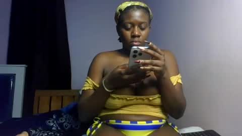 Snapshot of spicy_cherrie chatting on 07.13.26 cherrie online show from 07.13.26