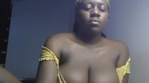 Snapshot of spicy_cherrie chatting on 07.15.26 cherrie online show from 07.15.26