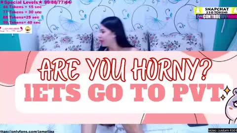 Snapshot of spicybrunnete chatting on 05.01.26 Trisha online show from 05.01.26