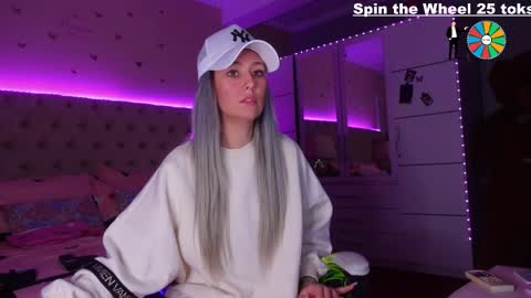 Alicia online show from 12.20.25