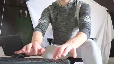 Snapshot of spider_0090 chatting on 10.15.25 Marco. When Im offline you can view premium content in bio online show from 10.15.25