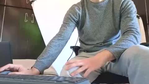 Snapshot of spider_0090 chatting on 10.28.25 Marco. When Im offline you can view premium content in bio online show from 10.28.25