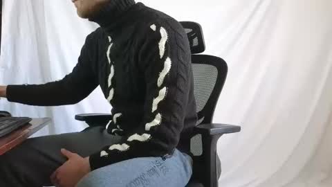 Marco. When Im offline you can view premium content in bio online show from 11.30.25