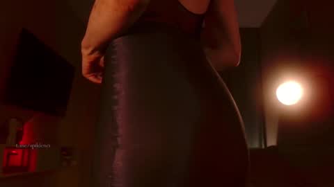 Snapshot of spiklencii chatting on 10.14.25 Elizabeth online show from 10.14.25