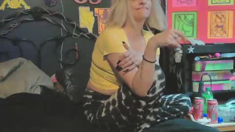 Snapshot of splashh_queen420 chatting on 04.04.26 Daddy His Splash Queen online show from 04.04.26