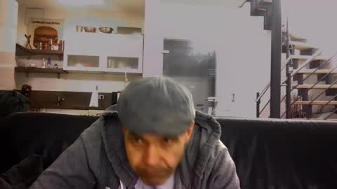 Snapshot of spliffray chatting on 05.15.26 spliffray online show from 05.15.26