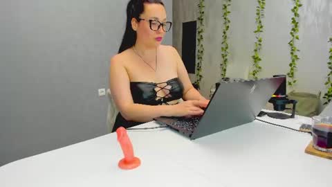 Snapshot of spoiled_lilit chatting on 07.11.26 Lilith online show from 07.11.26
