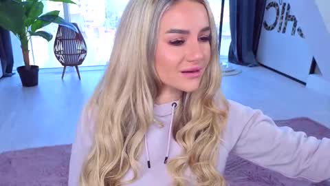 Anna online show from 10.10.25