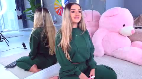 Anna online show from 03.28.26