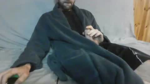 Snapshot of spokociuszek chatting on 05.17.26 spokociuszek online show from 05.17.26