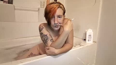 Snapshot of spookyqueen69 chatting on 10.26.25 Kova online show from 10.26.25