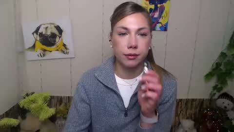 Snapshot of sport_tall_karina chatting on 12.20.24 Karina online show from 12.20.24