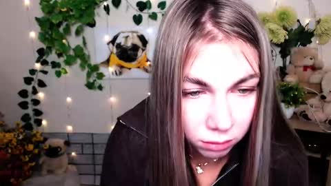 Snapshot of sport_tall_karina chatting on 11.11.25 Karina online show from 11.11.25