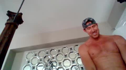 Snapshot of spunandhunglv chatting on 11.10.25 spunandhunglv online show from 11.10.25