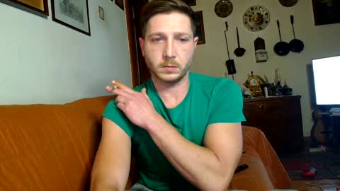 Snapshot of squirtluva chatting on 12.01.24 online show from 12.01.24