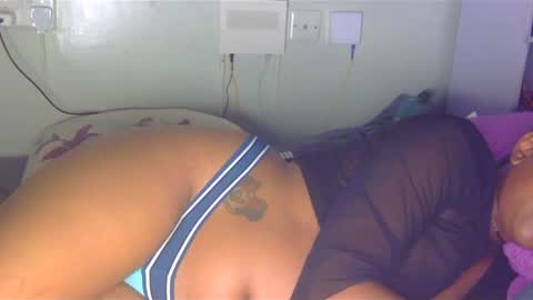 Snapshot of squirtqueen333 chatting on 02.09.25 shana online show from 02.09.25