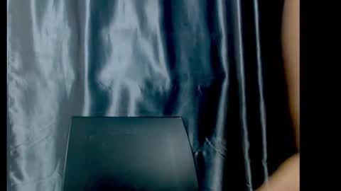 Snapshot of squirtyqueenxx chatting on 10.01.25 gold online show from 10.01.25