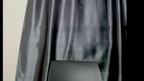 Snapshot of squirtyqueenxx chatting on 10.07.25 gold online show from 10.07.25