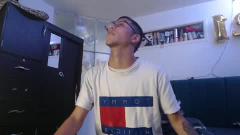 sr_porn01 online show from 02.28.25