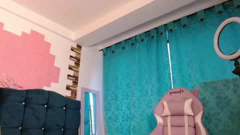 Snapshot of srta_fox chatting on 01.11.25 Srta. Fox online show from 01.11.25