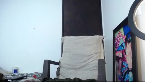 Snapshot of srta_fox chatting on 10.04.25 Srta. Fox online show from 10.04.25