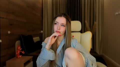 Snapshot of ssurf_time chatting on 07.03.26 Chloe online show from 07.03.26